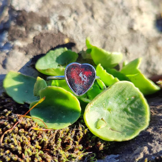 Bague Cœur Noir et Rouge  9mm en Acier Inoxydable – Élégance et Raffinement