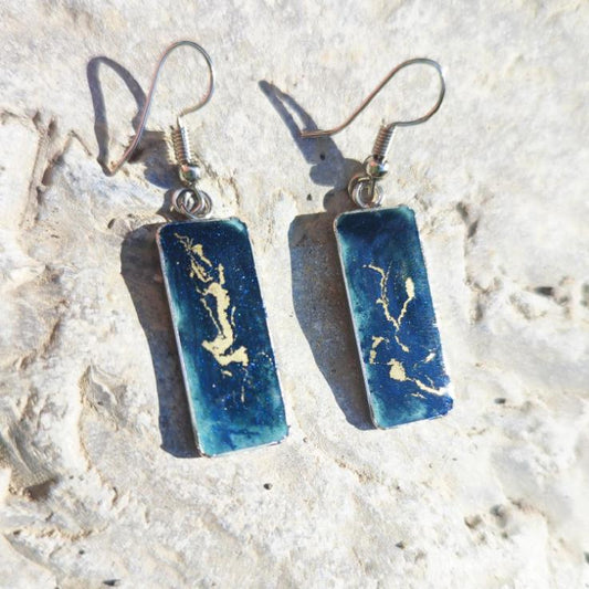 Bijoux faits main Art Nouveau en vert émeraude lumineux, plaqué or 18K.