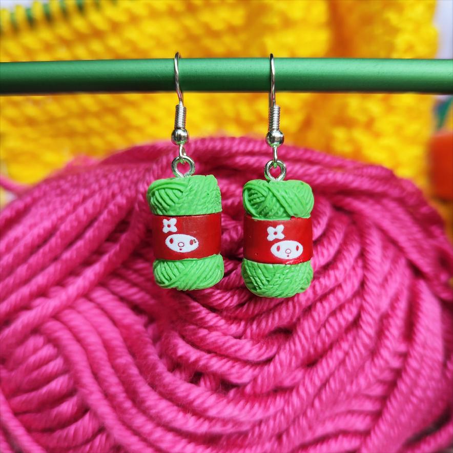 Boucles d'oreilles Pelotes de laine vert