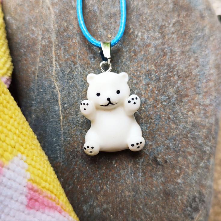 Collier Ours Blanc couché