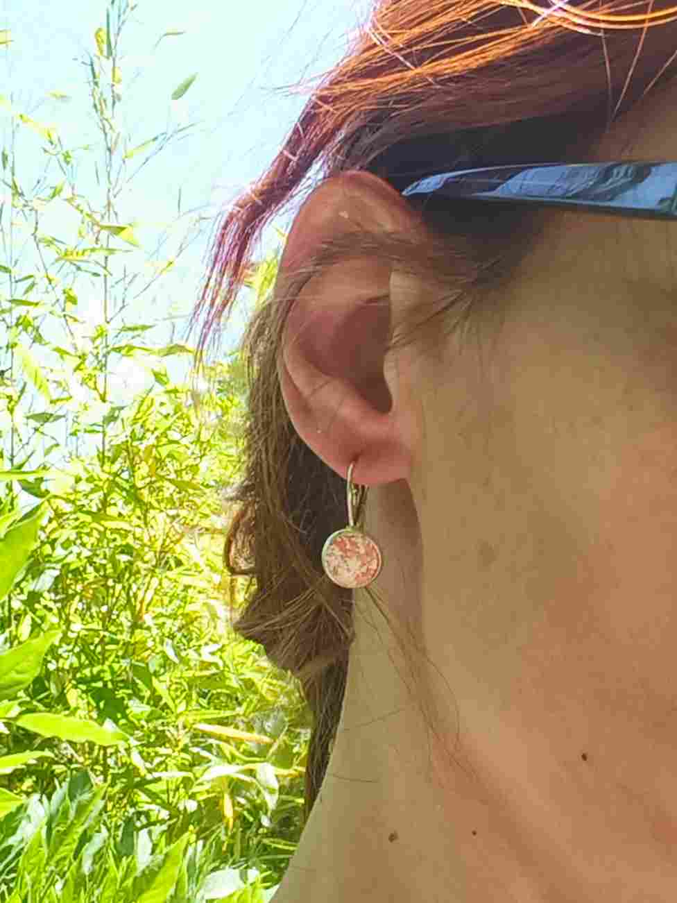 Mise en scène lumineuse du bijou – style naturel