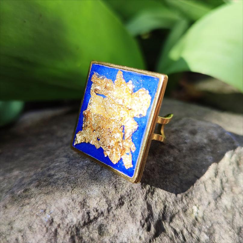 Grande Bague Femme Art Déco Bleu Outremer Feuille d'Or vue de côté