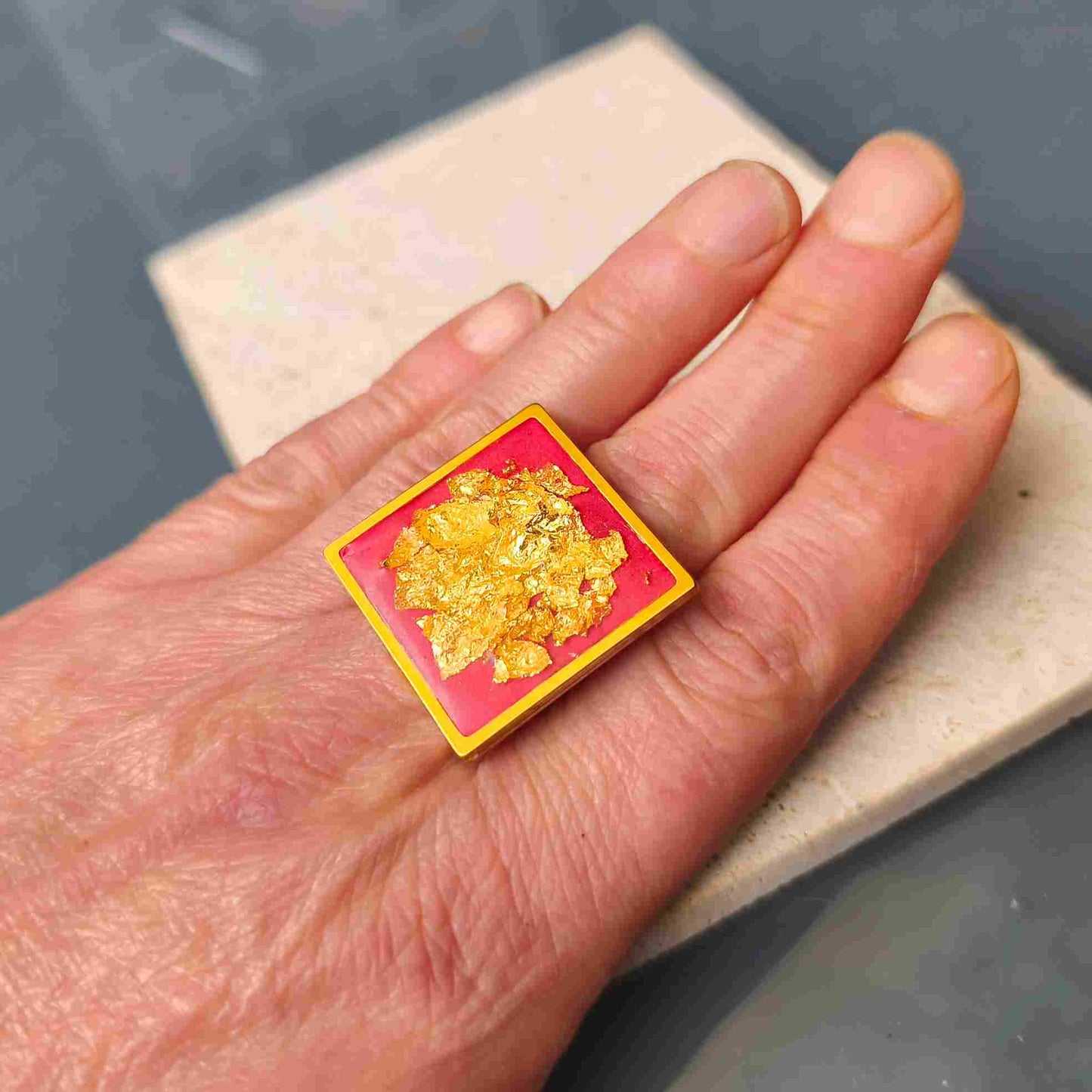 Grande Bague Flamme Ardente | Eclat Rouge et Feuille d'Or