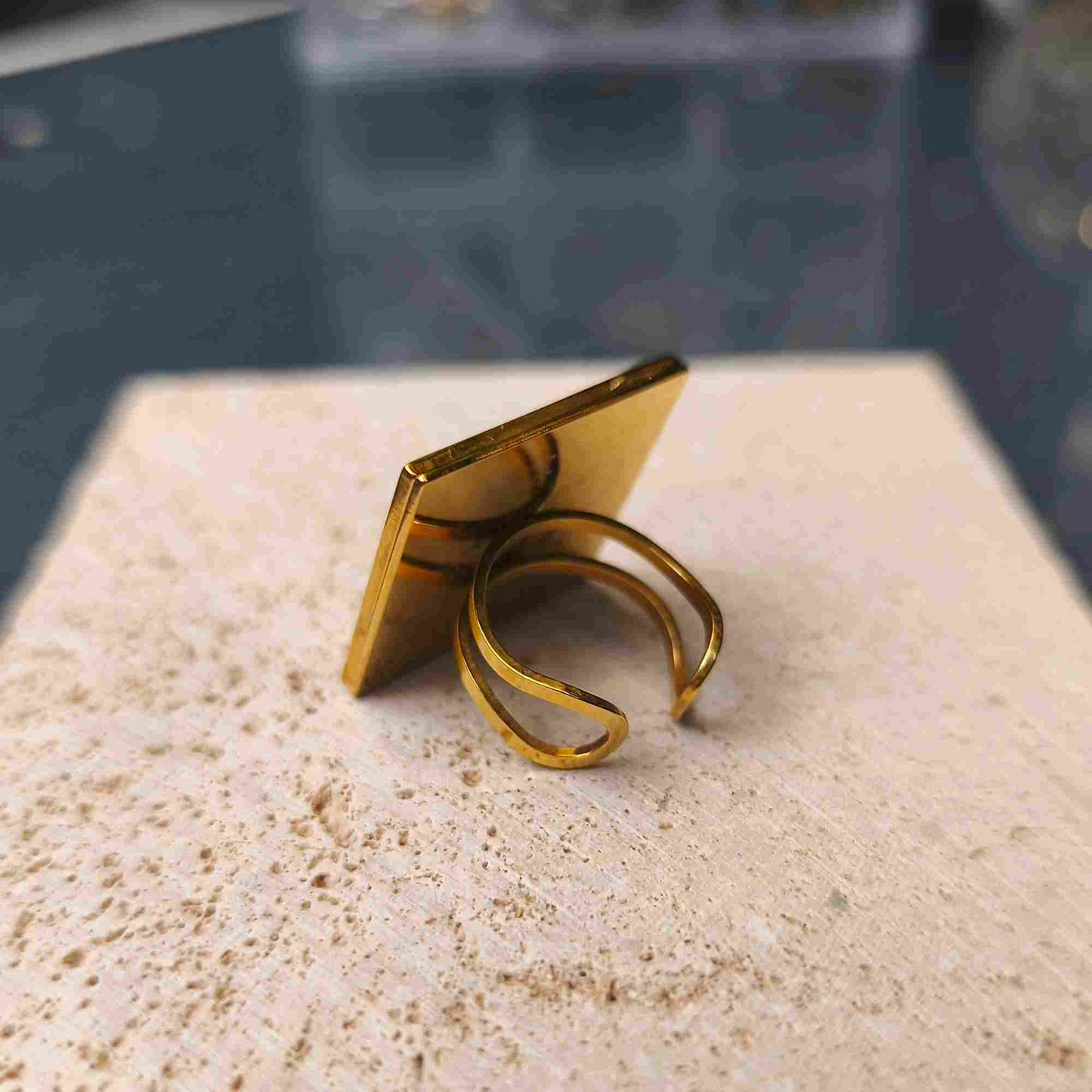 vue de dos Bijou artisanal grand modèle rouge vif