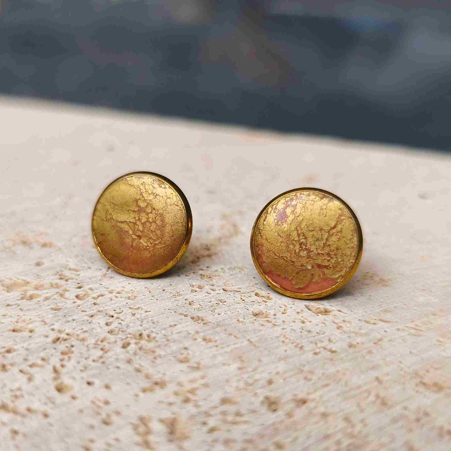 Boucles d’oreilles rondes 10 mm corail Aurora Corail plaqué or 18K anti-allergie