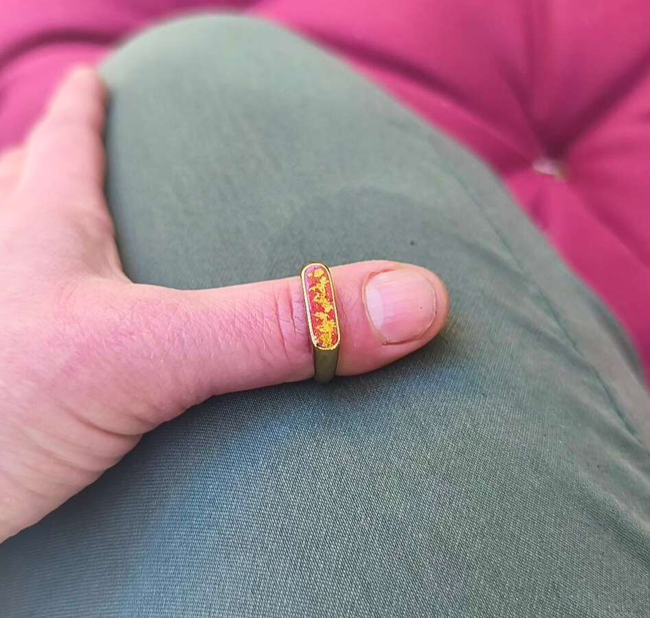 grand modèle bague rouge ellipse feuille or 24 carats Maroussia Bijou