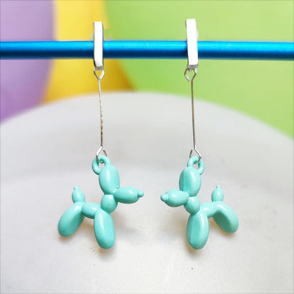 Boucles d'oreilles chien ballon argentées turquoise clair vue 2