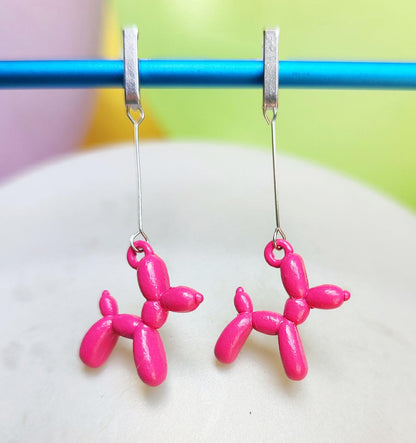 Boucles d'oreilles chien ballon argentées rose foncé vue 2