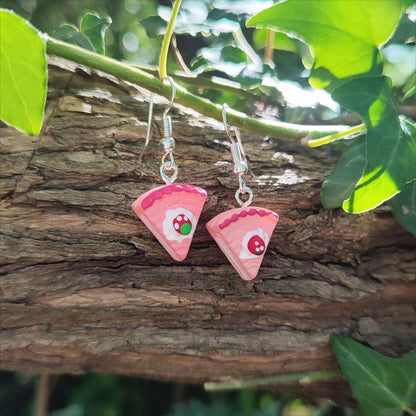 boucles d'oreilles part de gâteau fraise version 2