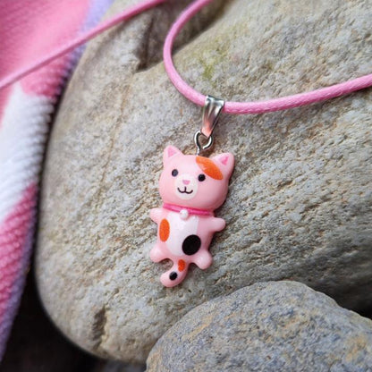 collier chat kawaii rose tricolore de côté