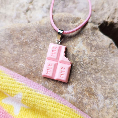 collier chocolat rose