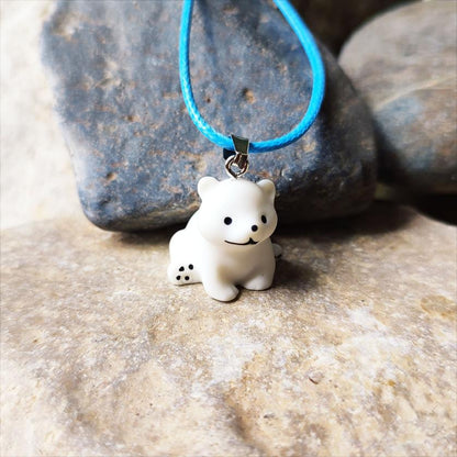 Collier Ours Blanc assis vue 2