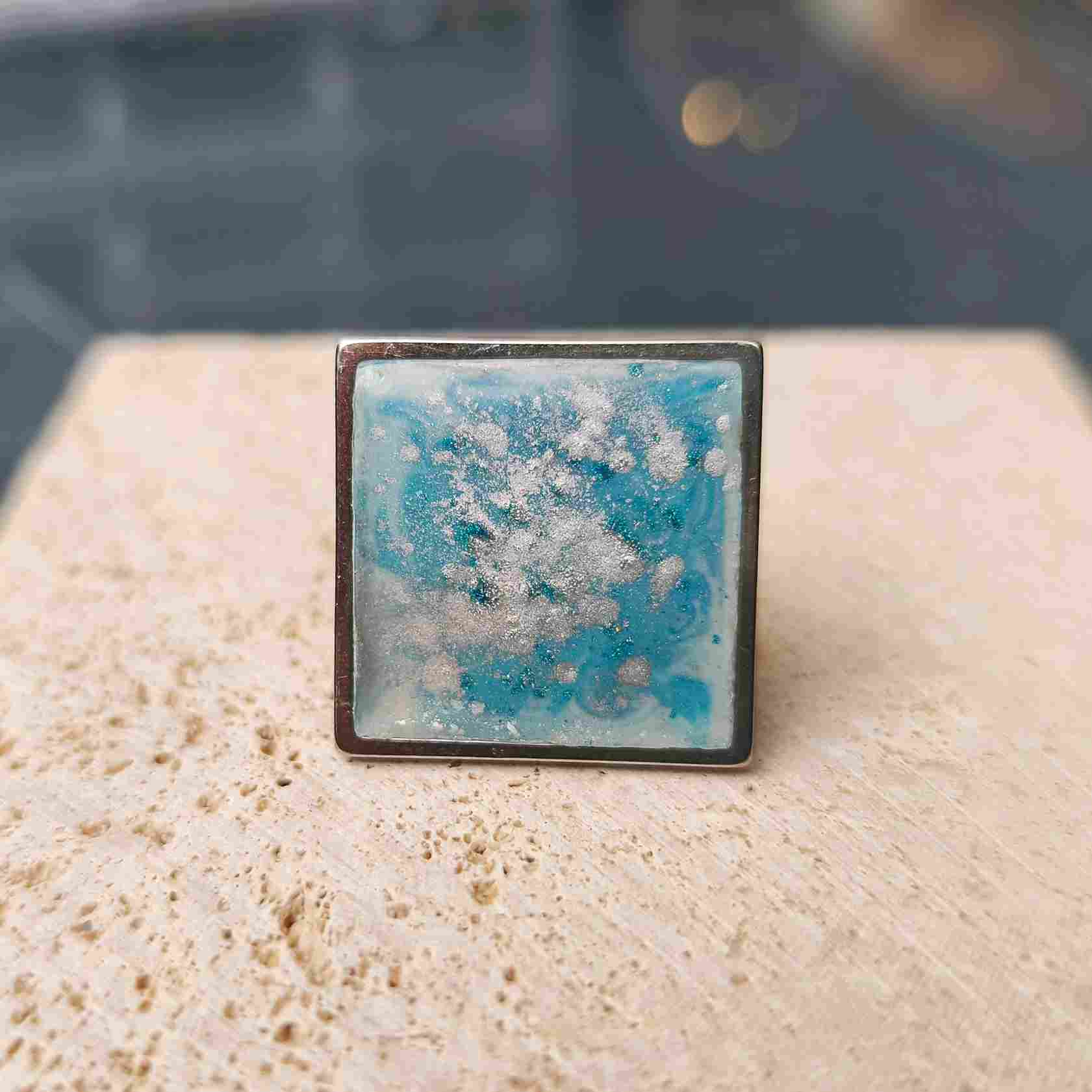 Création unique Made in France - bague grand modèle bleu givré et argent