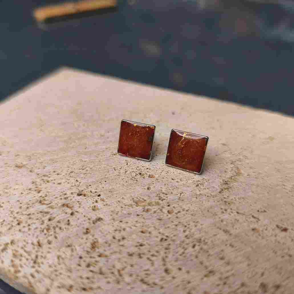 Boucles d’oreilles carrées intensité rouge et or Rouge Alchimique