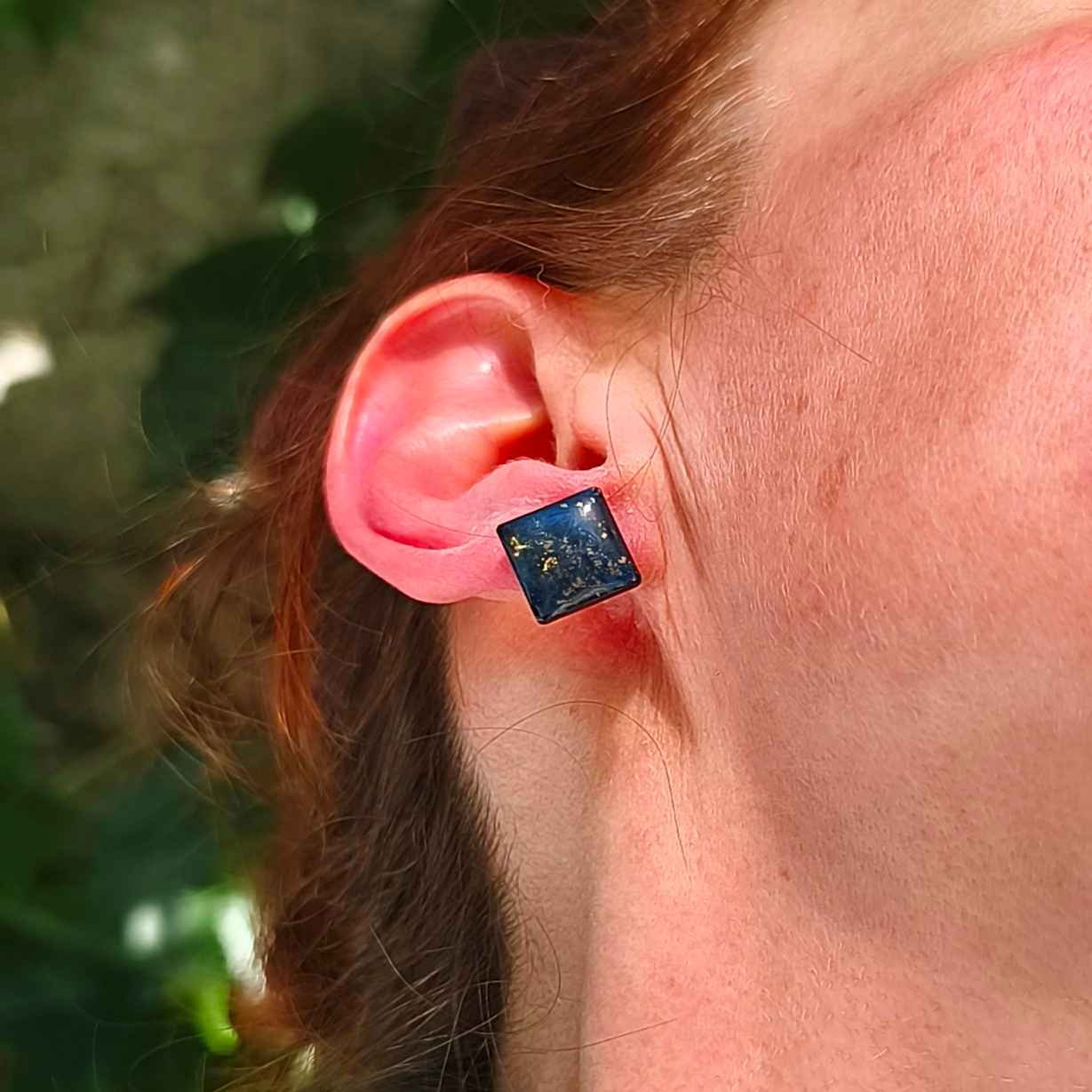 puces oreilles azur antique portées